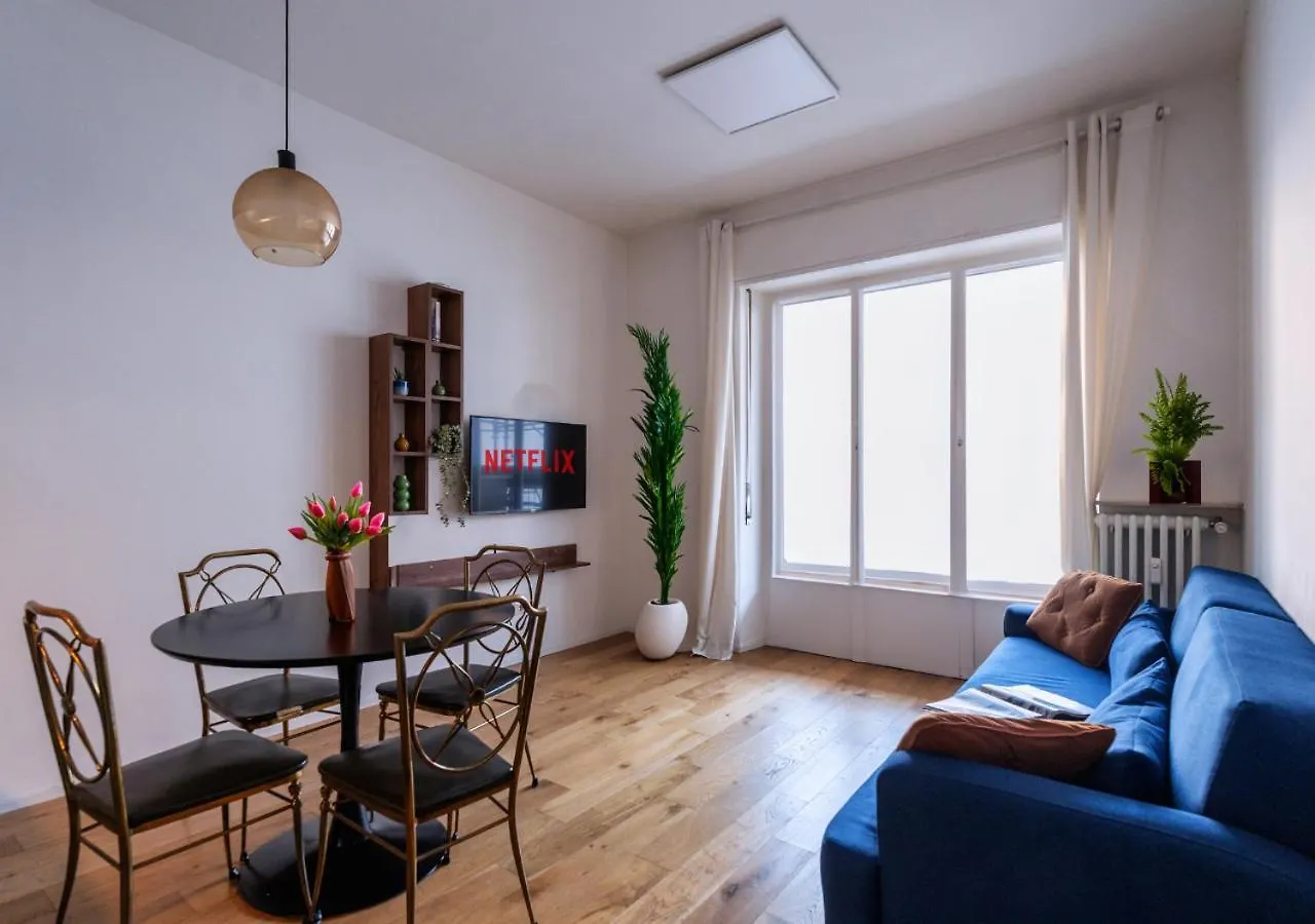 Apartment Sempione-Citylife, Suite Elegante - Metro M5 Ad 1 Minuto Milan Italy